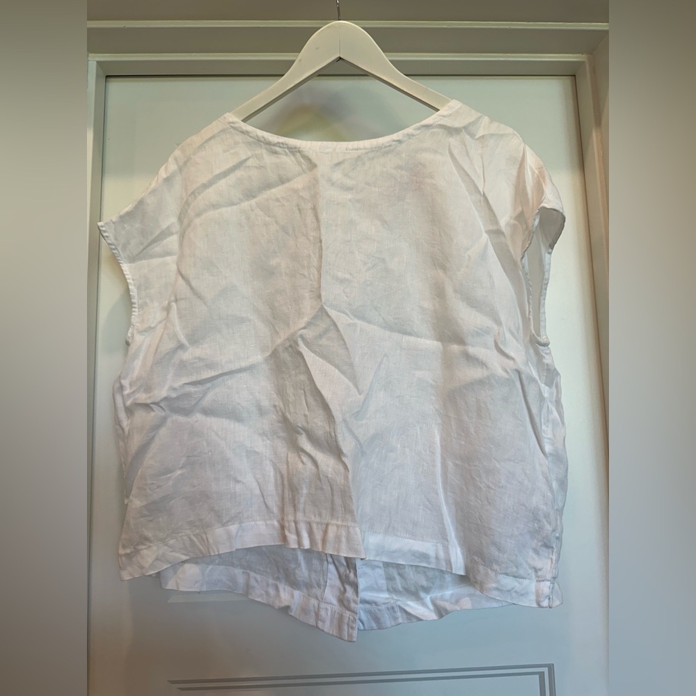 St. Tropez white 100% linen button back blouse size large
